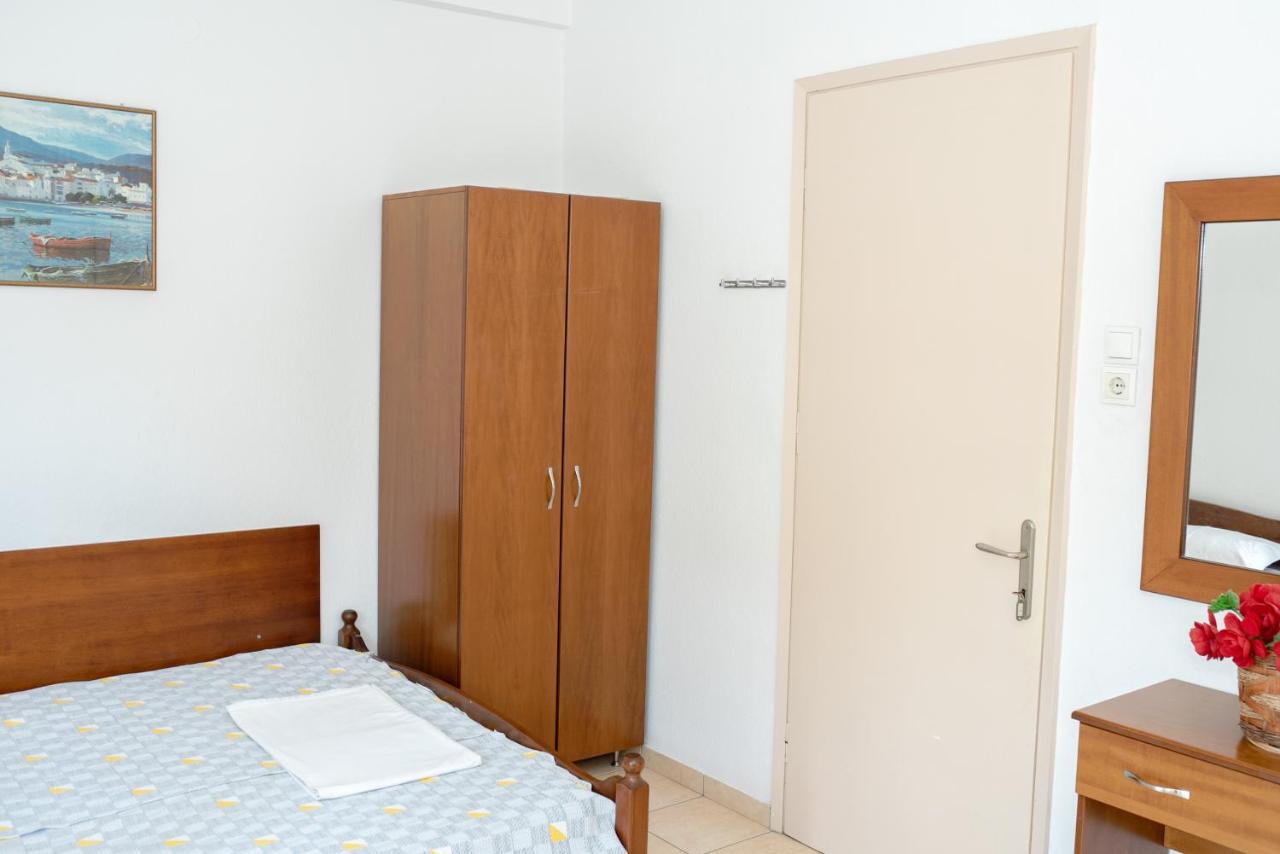 Μpasias Apartments Paralía Eksteriør bilde