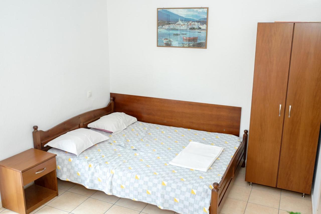 Μpasias Apartments Paralía Eksteriør bilde