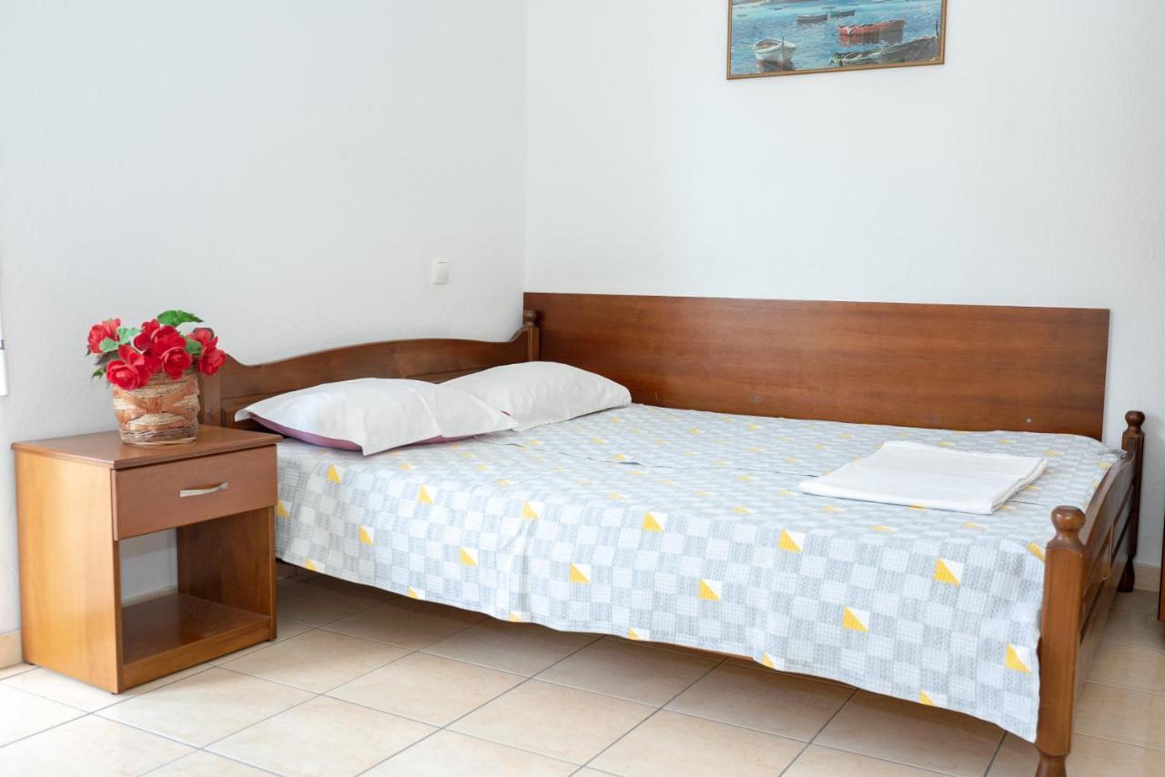 Μpasias Apartments Paralía Eksteriør bilde