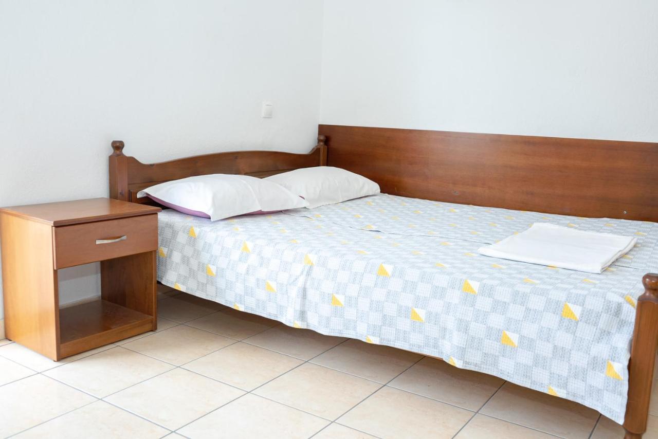 Μpasias Apartments Paralía Eksteriør bilde