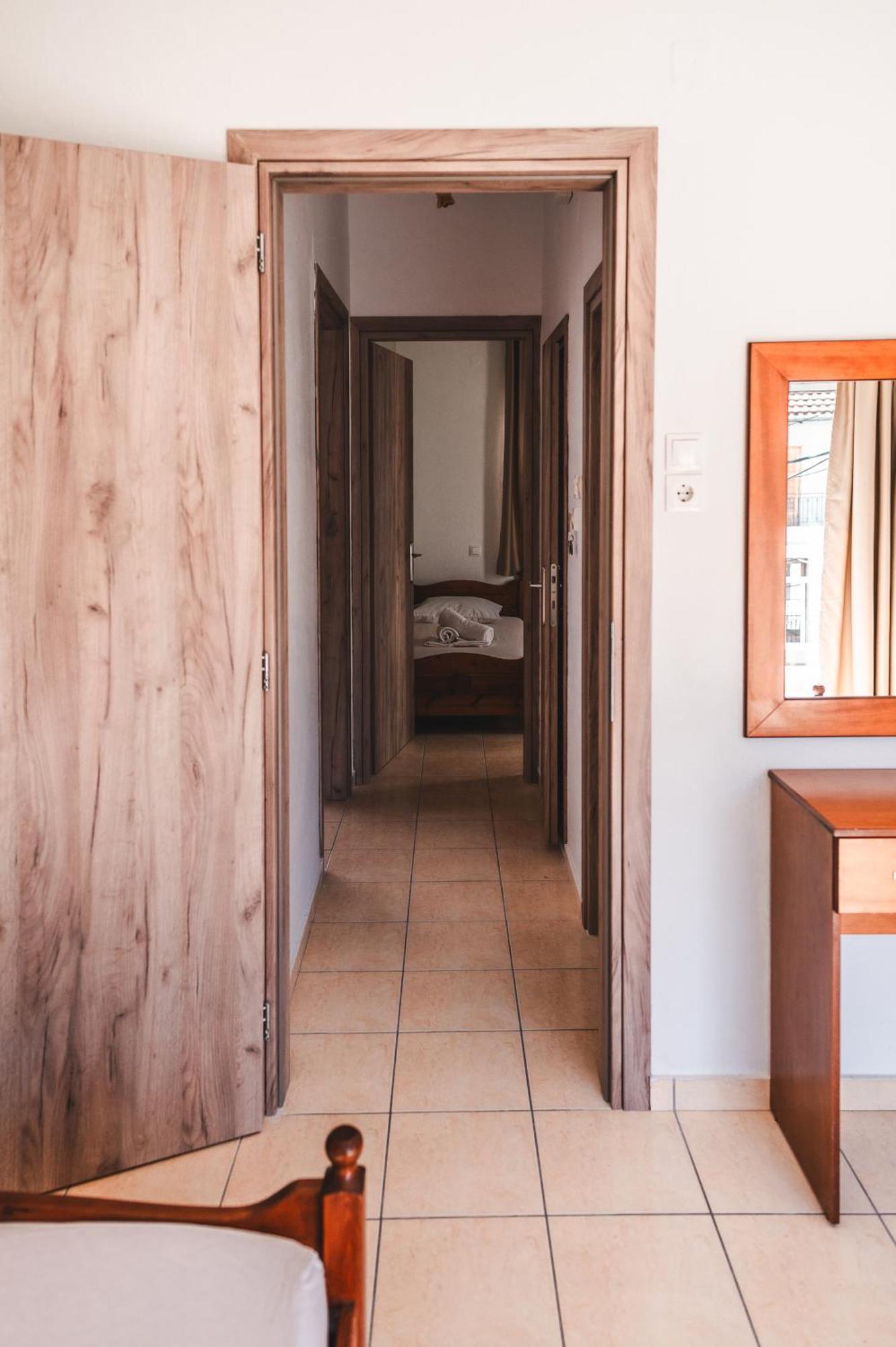 Μpasias Apartments Paralía Eksteriør bilde