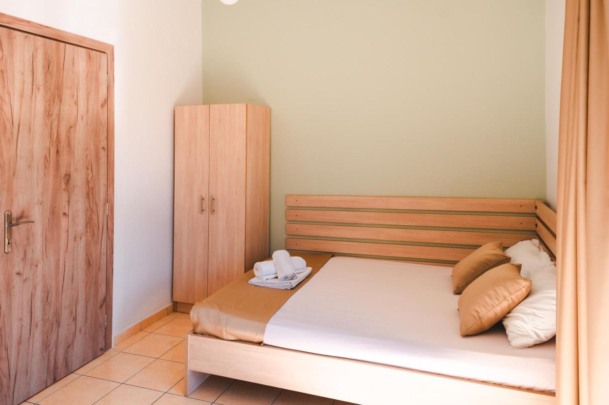 Μpasias Apartments Paralía Eksteriør bilde