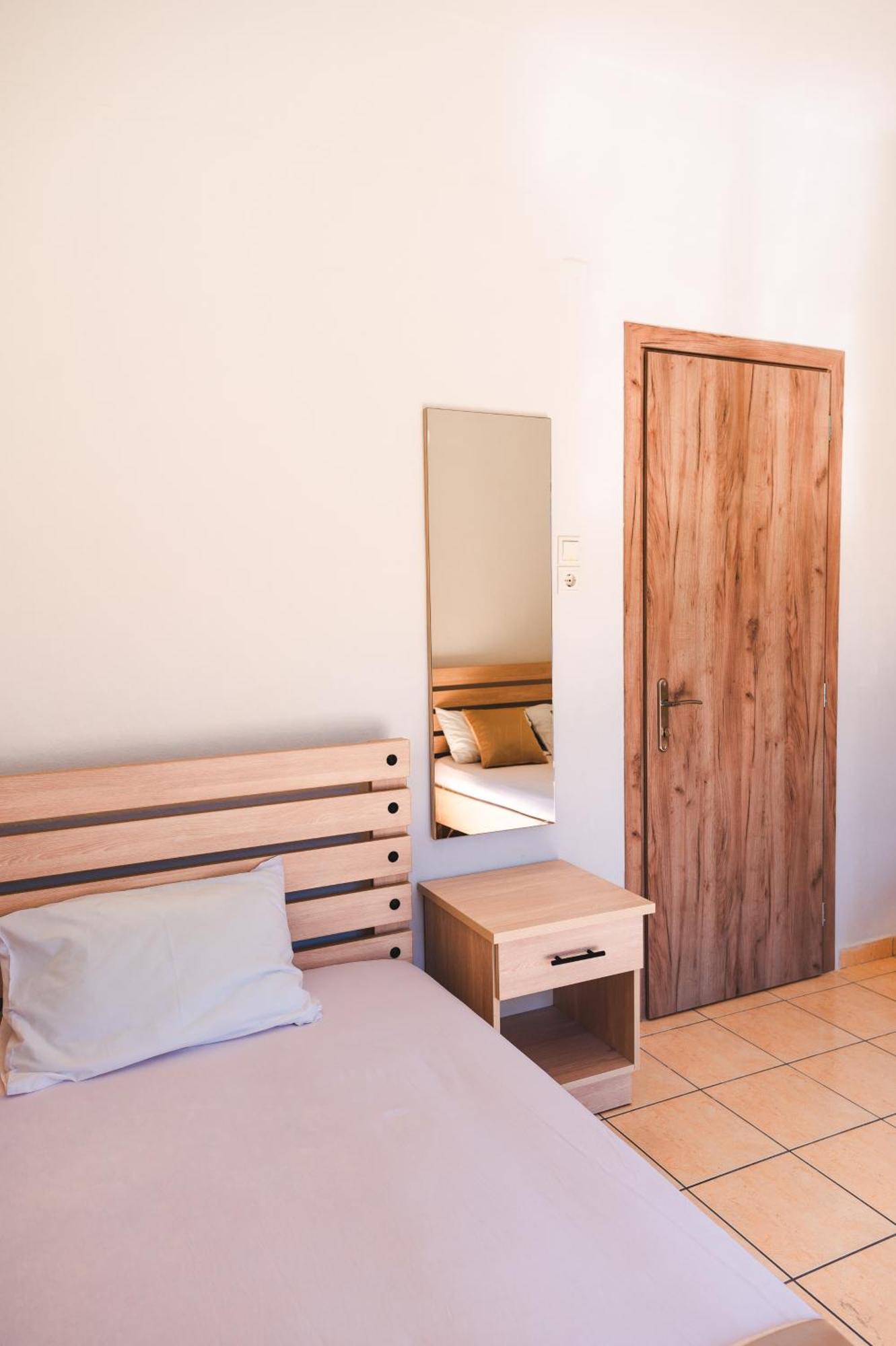 Μpasias Apartments Paralía Eksteriør bilde