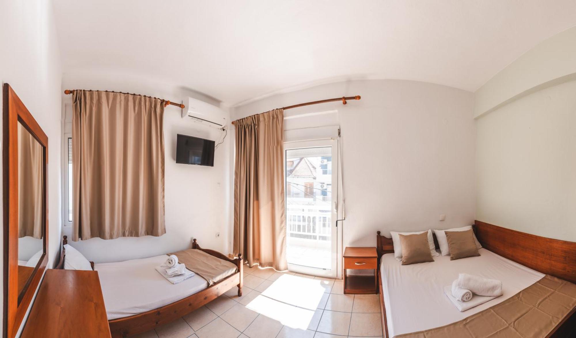 Μpasias Apartments Paralía Eksteriør bilde