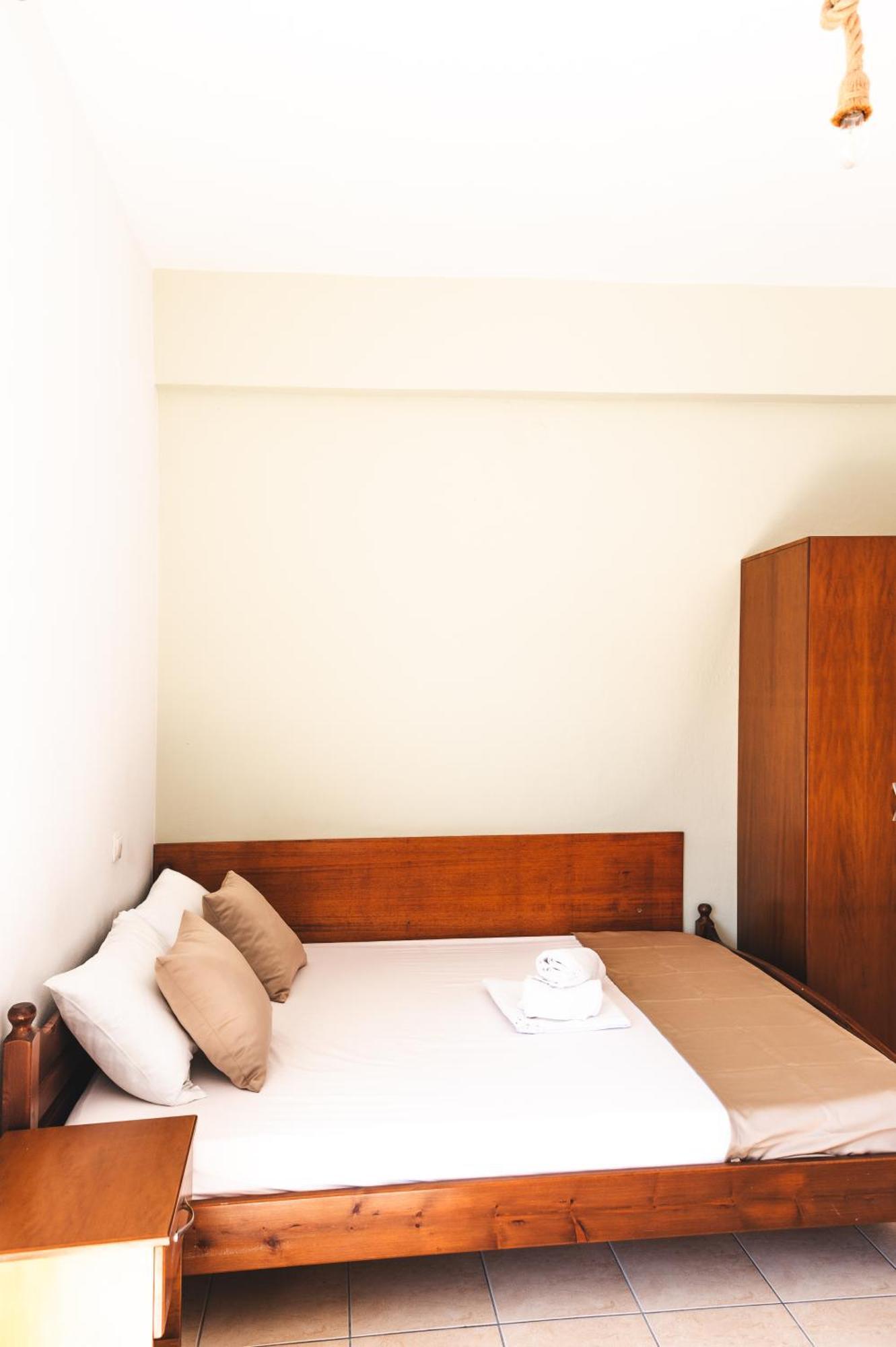 Μpasias Apartments Paralía Eksteriør bilde